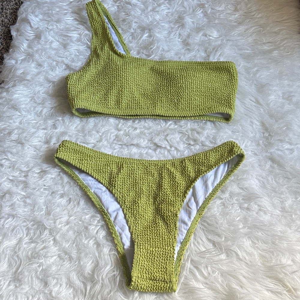 NWOT Green Textured One Shoulder Top And Bottoms Size S